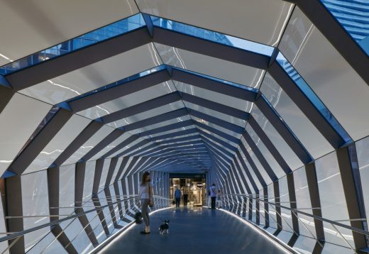 Lighting of the CF Toronto Eaton Centre Bridge