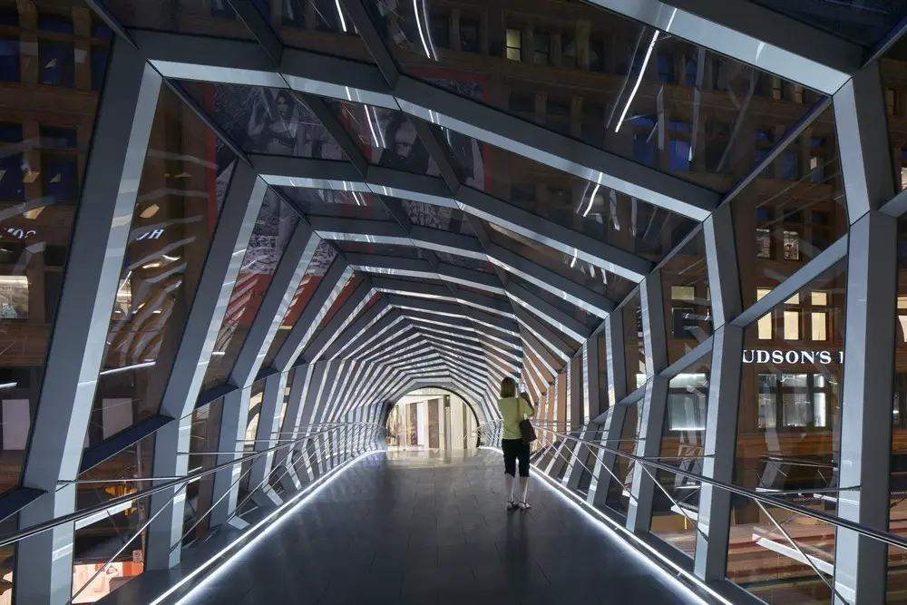 Lighting of the CF Toronto Eaton Centre Bridge