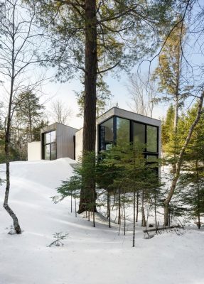 Triptych House in Wentworth Nord