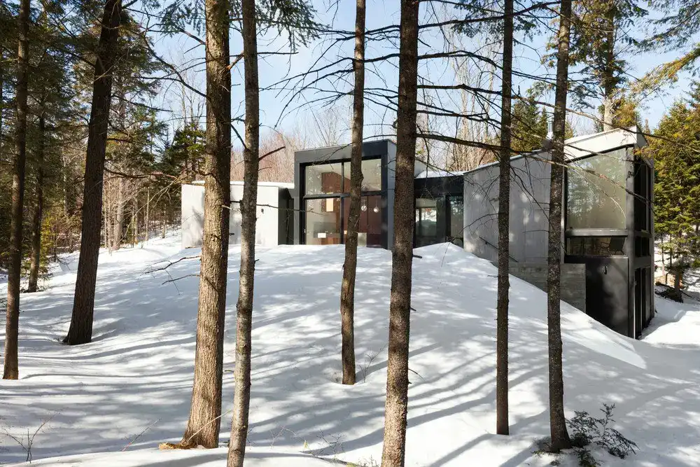 TRIPTYCH House Wentworth-Nord, Quebec