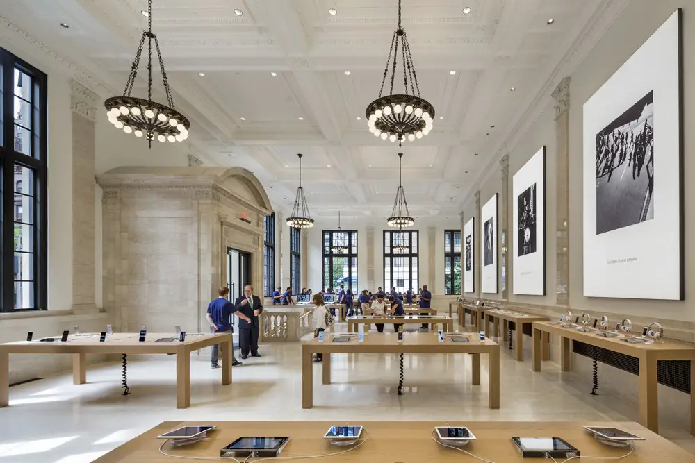 Apple Stores in New York  Addresses & customs information