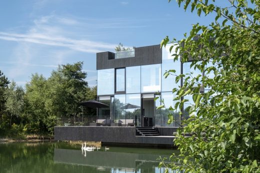 Glass Villa on the lake, Lechlade, Gloucestershire