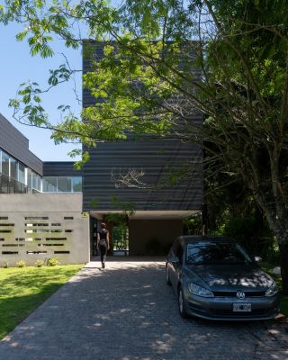 GZ Weekend House in Guernica Buenos Aires