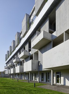 Performative Brise- Soleil Vienna building facade