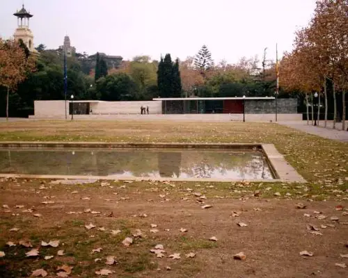 Barcelona Pavilion Mies van der Rohe building