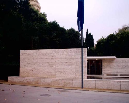 Barcelona Pavilion Mies van der Rohe building