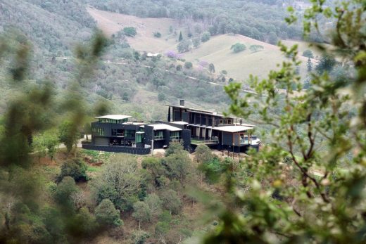 Jollys Lookout Residence in Mt Nebo