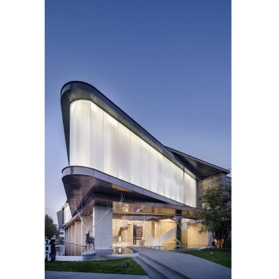 Waving Ribbon Sales Center by Kris Lin and Jiayu Yang