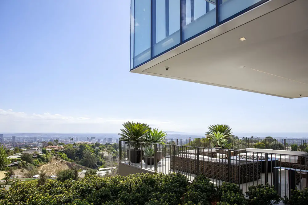 The Orum Residence, a UFO in Bel-Air