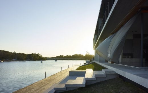 V House on the Sunshine Coast