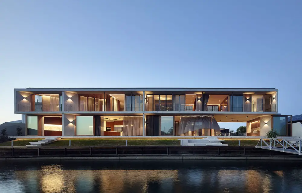 V House on the Sunshine Coast