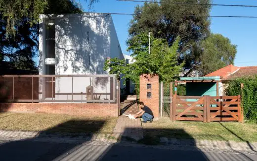 White Curve Housing in Cordoba