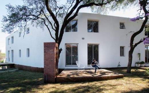 White Curve Housing in Cordoba