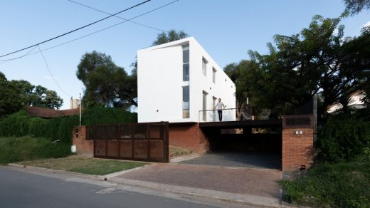 White Curve Housing in Cordoba