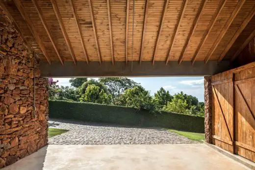 Lake House in Alvorada do Sul Brazil