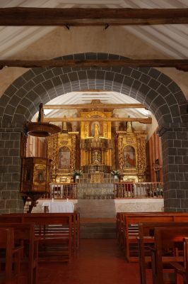 Altar of the church of Kuñotambo after conservation - Conservation of Earthen Architecture