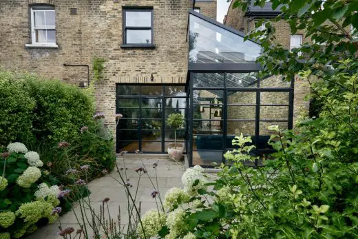 Lantern Lean-to in London