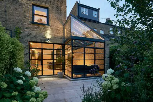 Lantern Lean-to in London