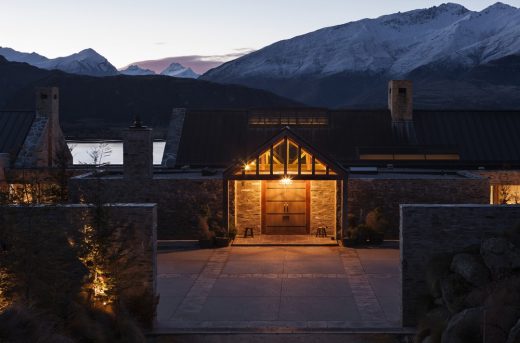 Piwakawaka Point villa, Wanaka, New Zealand lodges