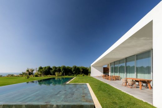 Contemporary luxury house in Portugal design by Arq Tailor Arquitectos