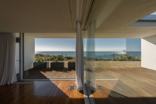 Sea Front Villa in Quinta da Marinha, Portugal, design by Arq Tailor Arquitectos