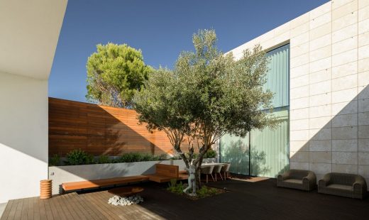 Sea Front Villa in Quinta da Marinha