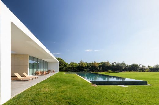 Sea Front Villa in Quinta da Marinha