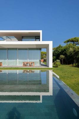 Contemporary luxury residential building in Portugal design by Arq Tailor Arquitectos