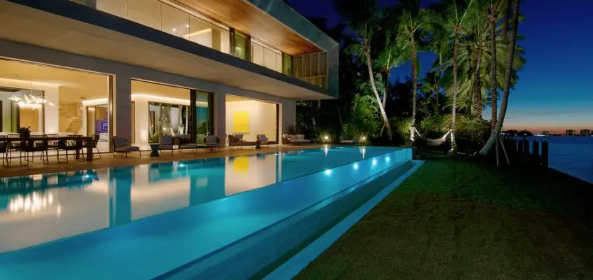 Bal Harbour House in Florida