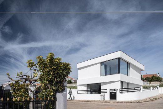 House MM Odivelas Lisbon by Sérgio Miguel Godinho Architect