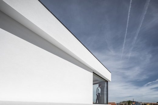 House in Lisbon by Sérgio Miguel Godinho Architect