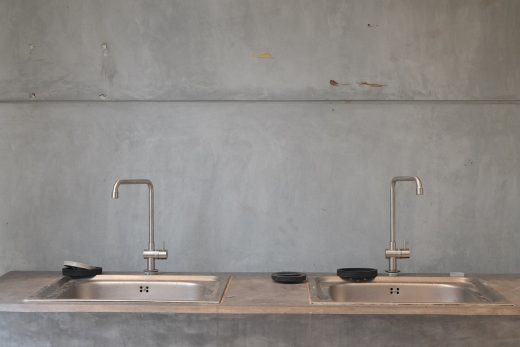 Five different sink materials