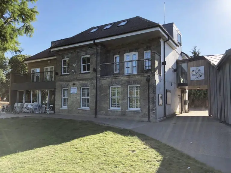 Luxury Dental Clinic in Pinner, North London earchitect