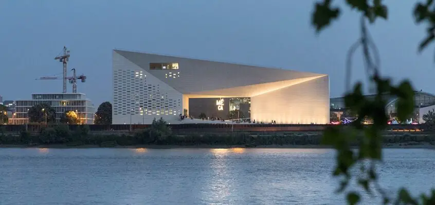 Bordeaux Buildings: French Architecture