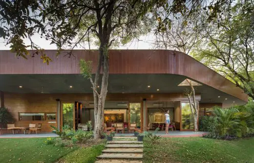 Verandah House in Ranchodpura, Ahmedabad - Indian architecture news