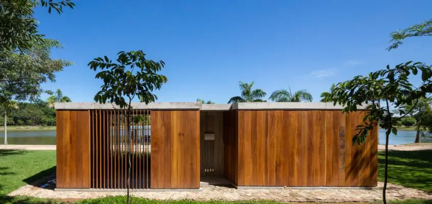 Bath and Storage Pavilion Santo Antonio de Posse