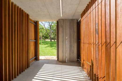 Bath and Storage Pavilion Santo Antonio de Posse São Paulo