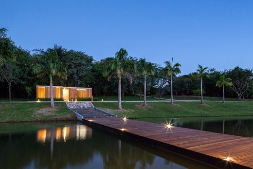 Bath and Storage Pavilion Santo Antonio de Posse São Paulo