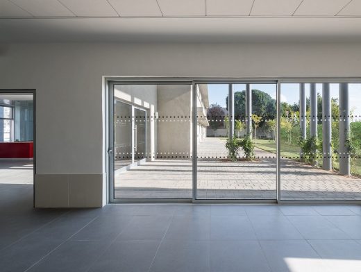 Community Centre for People with Disabilities in Holon by Golany Architects