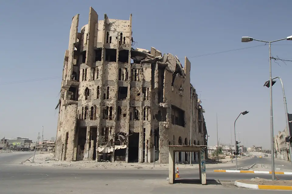 Iraq building destroyed by conflict