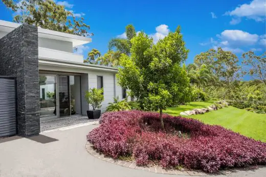 Contemporary Noosa Valley Property