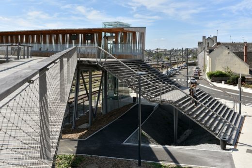 New footbridge over the high-speed train station in Laval, France