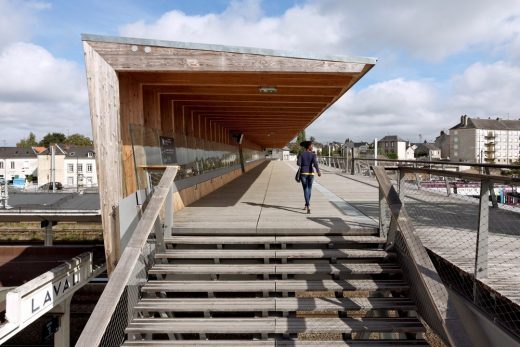 New footbridge over the high-speed train station in Laval, France