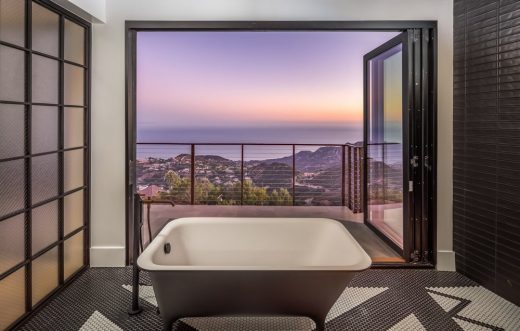 Malibu home bathroom ensuite