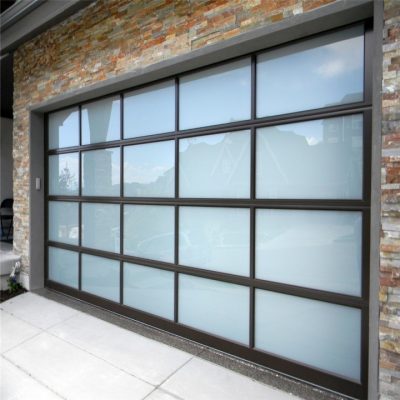 Plexiglass facade wall storm-resistant windows