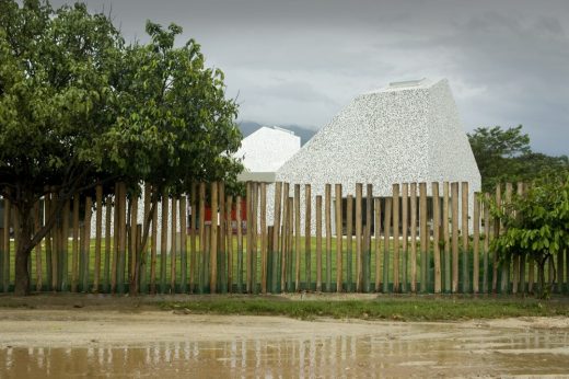 Timayui Kindergarten building by Giancarlo Mazzanti Arquitectos