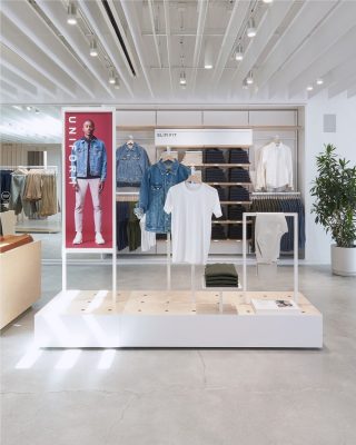 Williamsburg Everlane Store, Brooklyn retail building interior