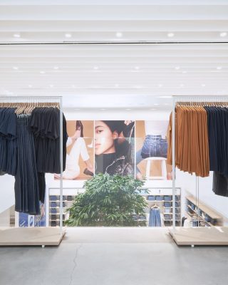 Williamsburg Everlane Store, Brooklyn retail building interior