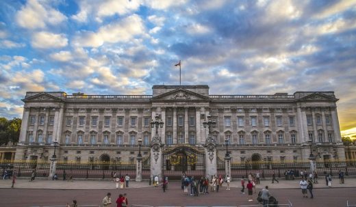 Buckingham Palace Reservicing London