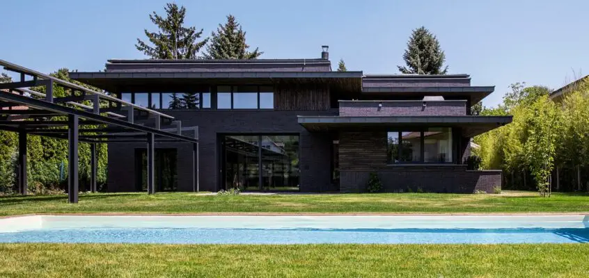 Villa Black in Budaliget, Budapest Residential Villa